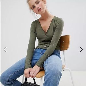 ASOS green v neck long sleeved crop top size 8